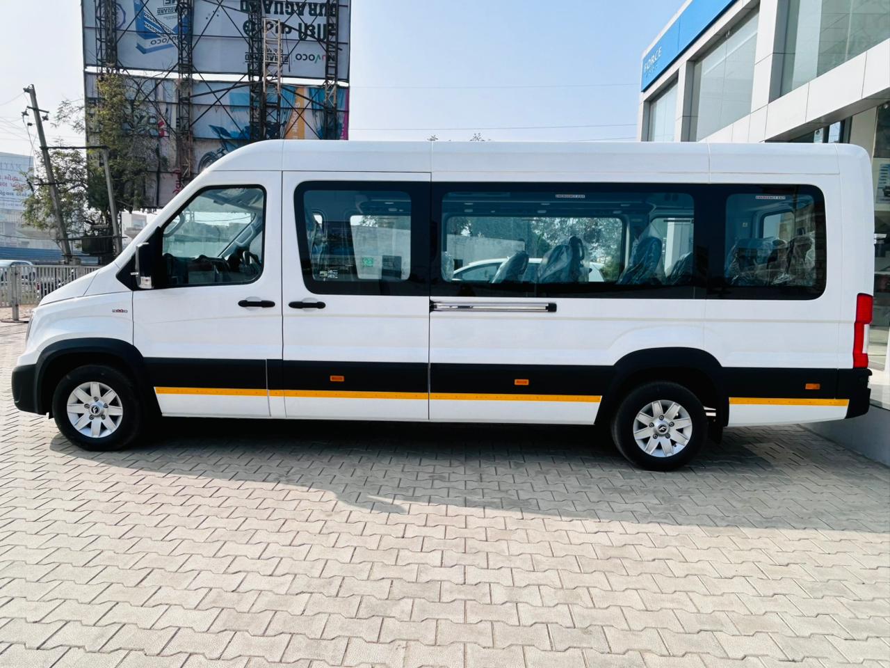 Business Class Urbania Vehicle (16+1 Seater)